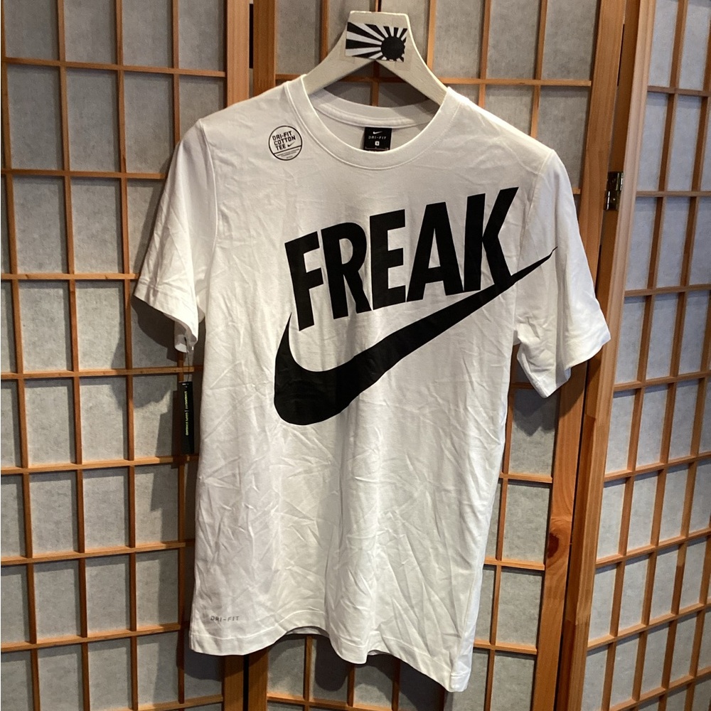 Nike Giannis "Freak" Basketball Dri-FIT Cotton Tee T-Shirt BV8265-100 Men Small